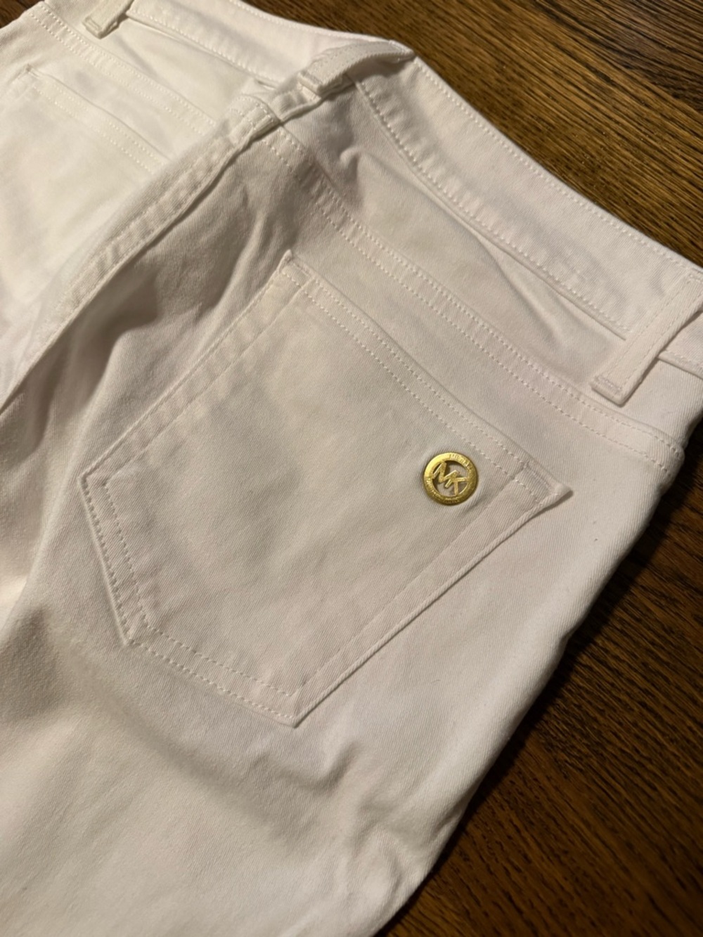 Michael Kors White Skinny Jeans with Gold Logo Detail - Picture 5 of 6
